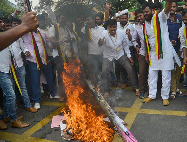 ಗೋವಾ ಕನ್ನಡಿಗರ ಮನೆ ಧ್ವಂಸ ಖಂಡಿಸಿ ಪ್ರತಿಭಟನೆ